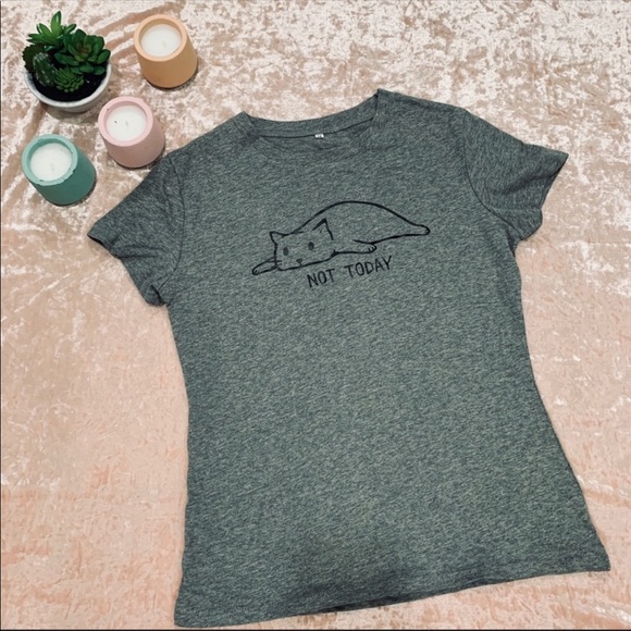 Cartoon Cat Graphic Tee - Picture 3 of 7